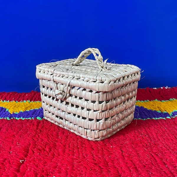 Handmade Storage Trunk, Moroccan handicraft in palm, Palm Leaf Storage Chest Storage Basket,