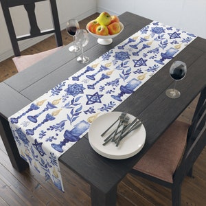 Shabbat Candles Table Runner, Jewish Table Runner, Tabletop Decor, Judaica Decor, Housewarming Gift, New Apartment Gift, Shabbat Dinner Gift