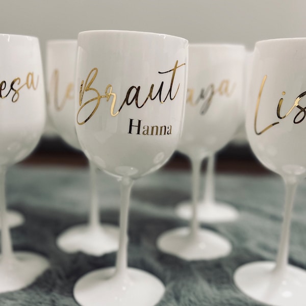 Personalized plastic wine glasses in white with names, JGA, wedding, birthday