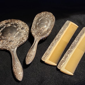 Antique Silver Plated Mirror and Brush Set - Etsy Canada display picture 3