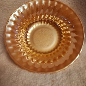 Vintage Peach Lustre Swirl 8.5” Fire King Anchor Hocking Serving Bowl