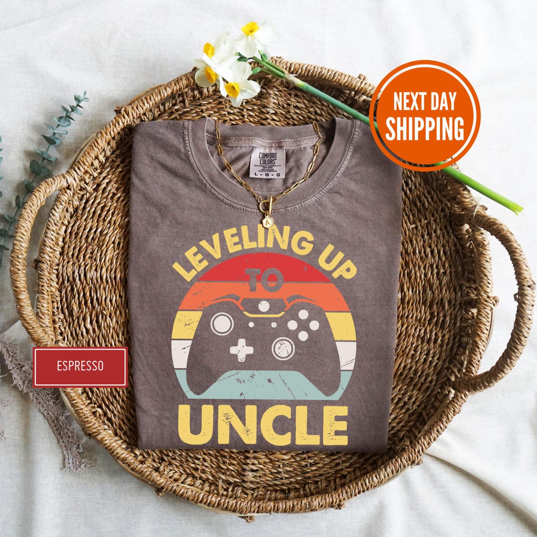 Comfort Colors® Leveling up to Uncle Shirt, Gamer Uncle Gift, Video ...
