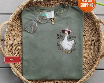 Camiseta Comfort Colors® Silly Goose, Silly Goose On The Loose, Camiseta divertida de vaquera, Camiseta divertida del oeste, Camiseta con estampado divertido, Camiseta con estética de los 90