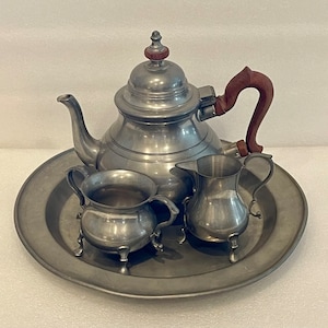 Williamsburg Stieff Pewter Footed Coffee/Tea Pot With Tray, Creamer, Sugar Bowl
