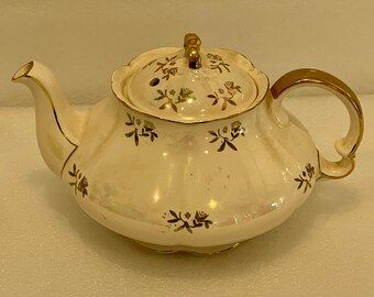 Teapot Vintage Ellgreave England Teapot Heatmaster Opalescent Gold 6” Tall 8”X5”