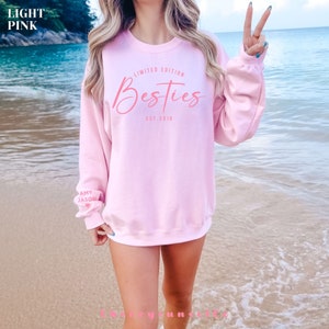 Custom Besties Sweatshirt with Name, Best Friend Girls Sweatshirt, Best Friend Birthday Shirt, BFF Crewneck, Matching Sweatshirt for Friends Light Pink