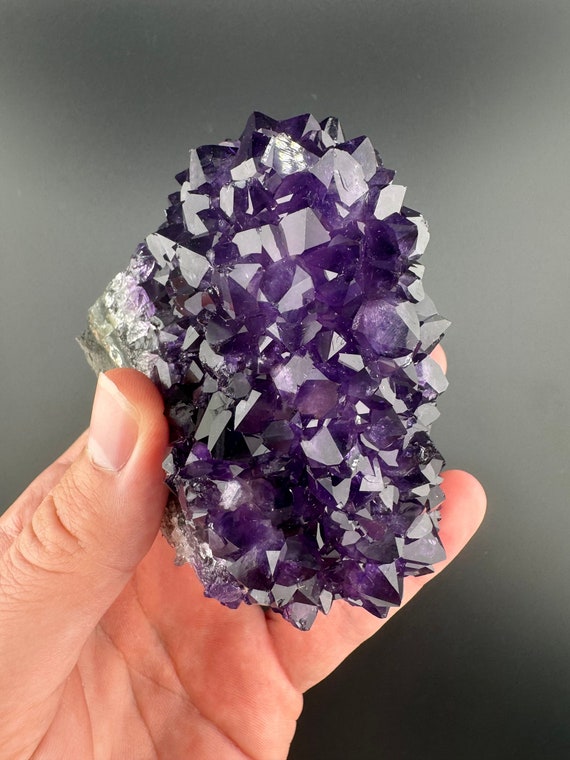 ウルグアイ産アメジスト鍾乳石ロゼット、レインボークリスタル