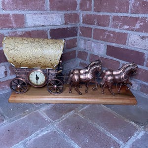 Rare Vintage United Stagecoach brass driver and horses Clock & Light
