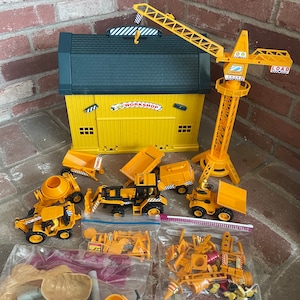 Vintage 1990s New-ray construction workshop