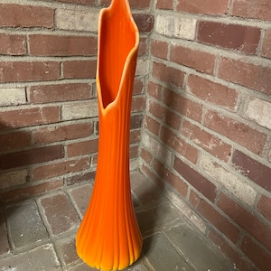 Rare Vintage LE Smith BitterSweet Orange MCM swung ribbed Vase 25 inch