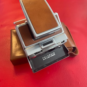 Vintage Polaroid sx-70 instant land camera
