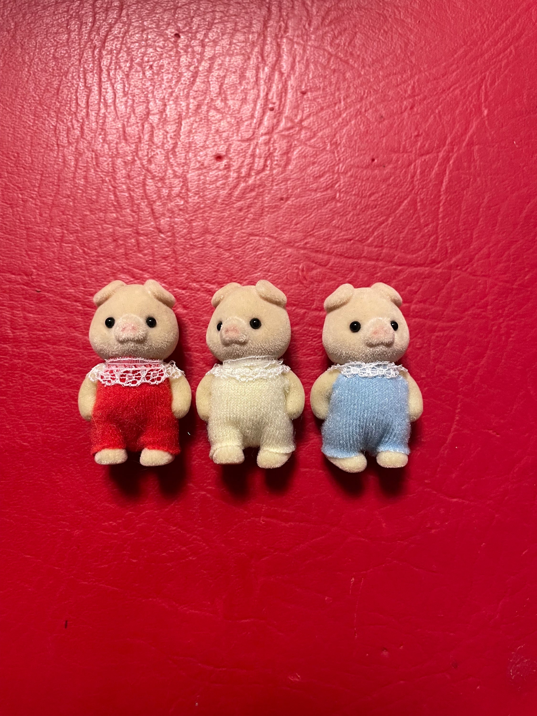 SYLVANIAN FAMILIES PANDA FAMILY PLUS BABY - MUM, DAD AND TWO DAUGHTERS