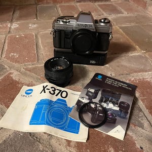 Minolta x-370 slr 35mm camera