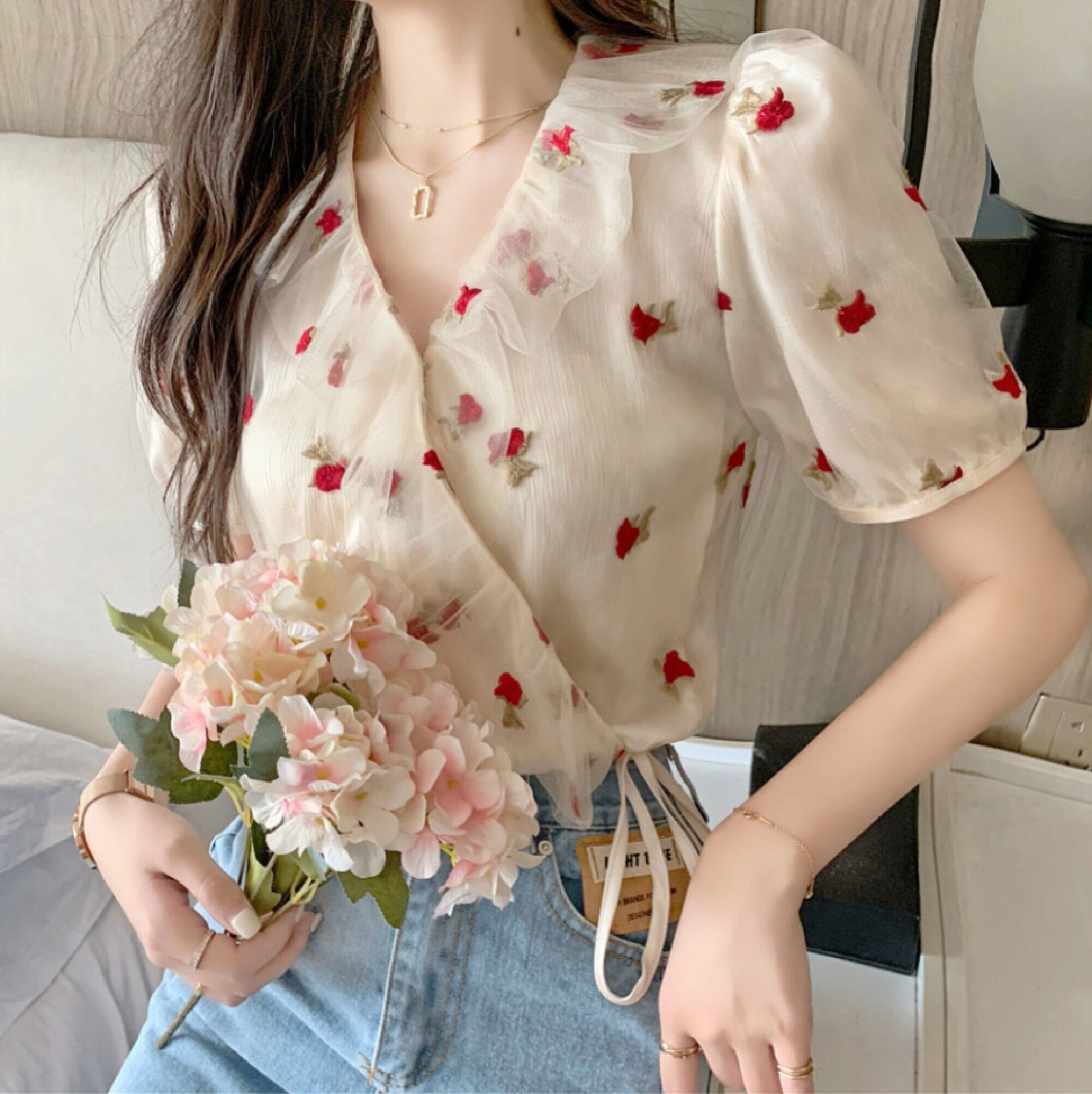 Chic summer shop tops