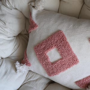 Berber-Kissenbezug mit geometrischen Mustern – Marokkanische Kunsthandwerksdekoration – Boho-Chic-Kissen