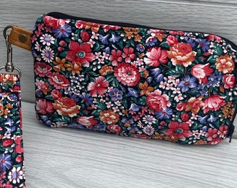 Wristlet/I Phone wallet wristlet /Floral cell phone wristlet wallet/ Wristlet keychain wallet/Handmade wristlet purse/Clutch purse