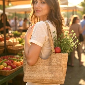 Sofisticated Style Cork Shoulder Bag: Minimalist Eco-Friendly Handbag