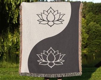 Yin Yang Lotus Blume Webdecke: Boho Wandbehang