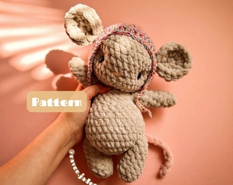 Nibbles the Mouse / LOW SEW Crochet Pattern / Crochet Mouse Pattern