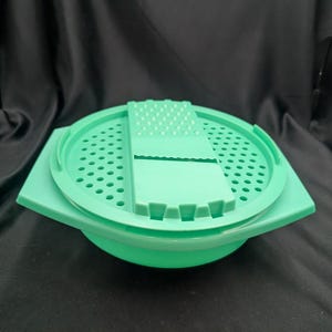 Tupperware Moulin Universel Vert Abbans-Dessus 25440 Arts de la table