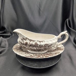 Myott Royal Mail Brown and Cream Ironstone Gravy Boat and Underplate