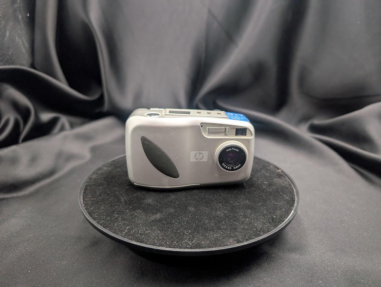 Vintage HP Photosmart 318 Digital Camera With Memory Card TESTED
