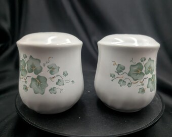 Vintage Corelle Coordinates Callaway Ivy Salt Pepper Shakers Set Green White Stoneware Corning