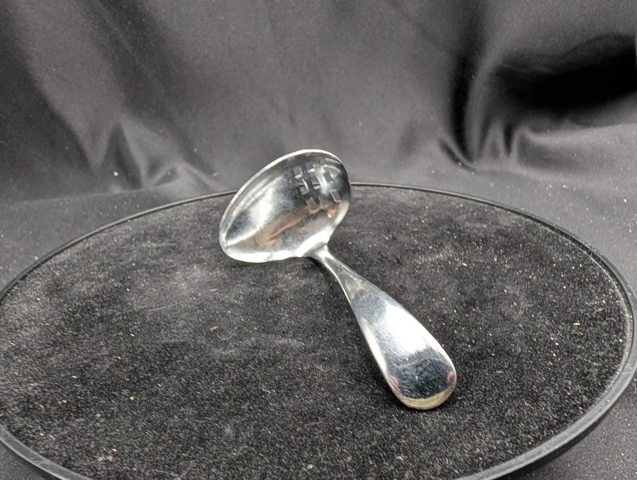 Vintage Sugar Sifter - Etsy Canada