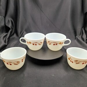 Ensemble de 4 tasses à café en verre de lait en pyrex Harvest Home vintage, cuisine de ferme