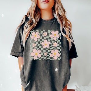 Checkered Flower Shirt, Boho Flower Shirt, Groovy Flowers, Wildflower Shirt, Boho Hippie Shirt, Summer Shirt, Preppy Aesthetic, Floral Tee