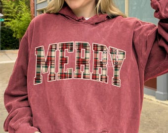 Comfort Colors® クリスマスパーカー、チェック柄メリークリスマスパーカー、ホリデーパーカー、クリスマスギフト、ホリデースウェットシャツ、プレッピークリスマス