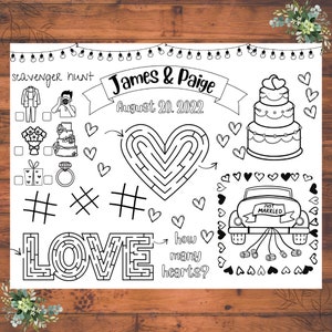 Könnte beinhalten: Ein druckbares Hochzeitsschnitzeljagd-Spiel mit einem schwarz-weißen Design. Das Spiel enthält ein Herzlabyrinth, ein Liebeslabyrinth, eine Hochzeitstorte, ein Auto mit einem "Just Married"-Schild und einen Hashtag. Der Text "James & Paige" und "August 20, 2022" ist enthalten.