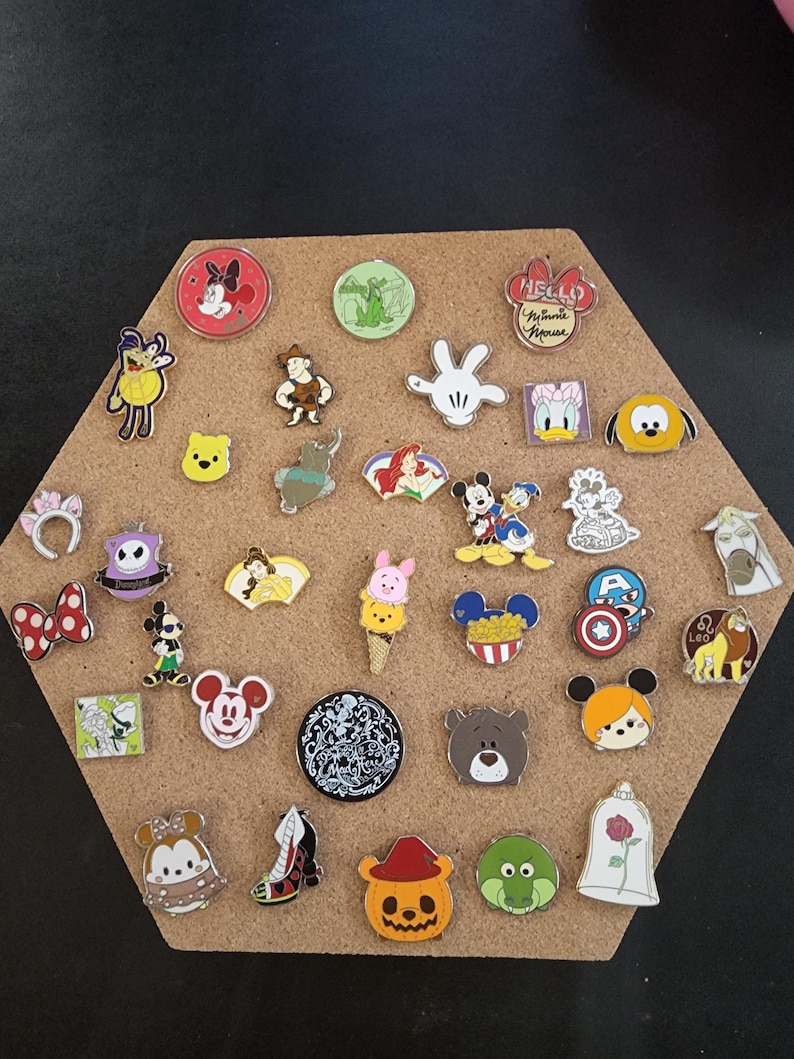 DISNEY PIN TRADING- Assorted Lot, 50, 100, 200. No Duplicates, Free Shipping. Bouns Pin. Mickey, Stitch, princess, image 3