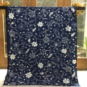 Natuurlijke kleurstoffen bloemen handgetekende batik