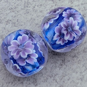 Blue & Purple Flower Glass Lampwork Beads, Encased Violet Daisy Flowers, 15mm Handmade Floral Design Round Beads (2)