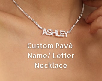 Collar con nombre Pavé personalizado con cadena curva - Collar con nombre de diamante personalizado - Colgante con nombre personalizado con cristal
