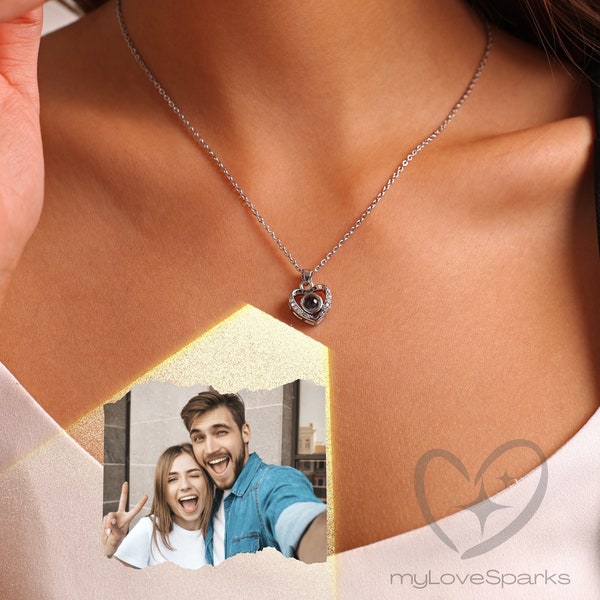 Photo Projection Necklace, Personalized Heart Necklace, Memorial Gift, Gift for Her, Mom Necklace, Valentine Day Gift