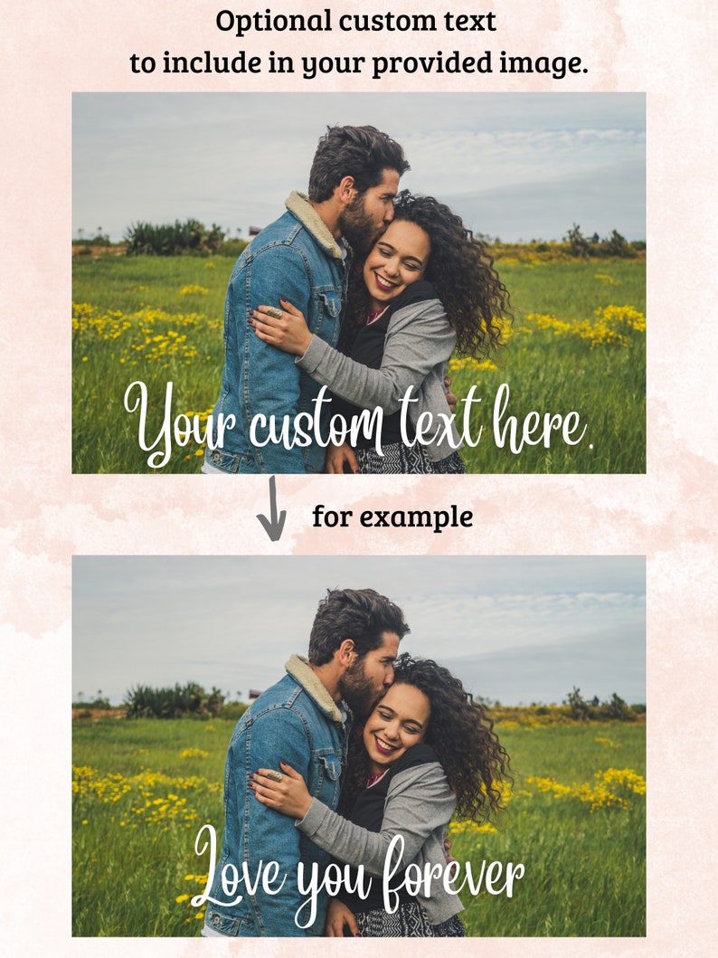 K&ouml;nnte beinhalten: Ein Paar umarmt sich im Freien in einem Feld mit gelben Blumen. Der Mann k&uuml;sst die Stirn der Frau. Das Bild enth&auml;lt den Text "Your custom text here" und "Love you forever."