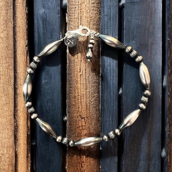 Navajo Pearl Bracelet. Western Beaded Bracelet. Native American Jewelry. (A2)