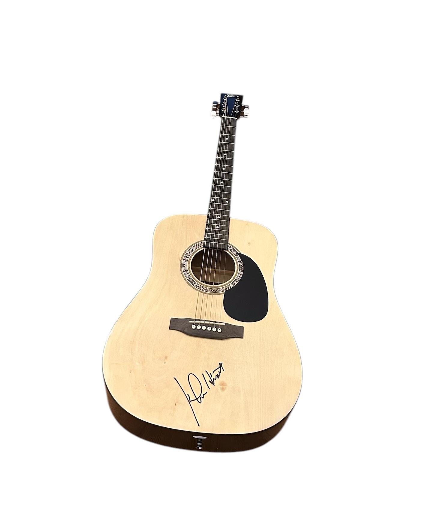 ジョン・ハイアットのサイン入りアコースティックギター JSA LOA COA