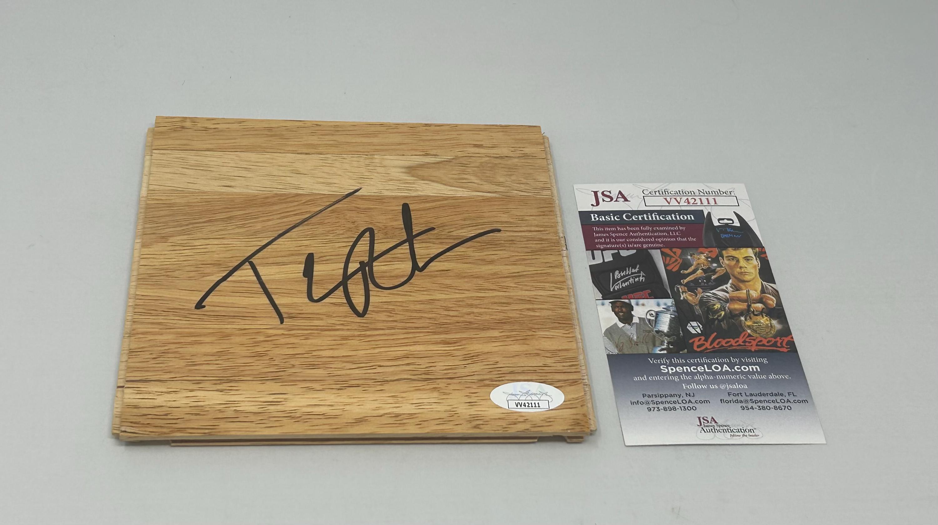 トーマス・ロビンソンのサイン入り6x6フロア カンザス ジェイホークス