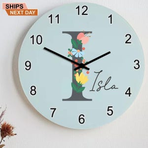 Kundenspezifische Mädchen-Schlafzimmer-Uhr, Kindername und Blumenanfangsuhren, personalisierte Kinderwanduhr, Blumenkinderzimmer-Dekor, Geschenke für Kinder