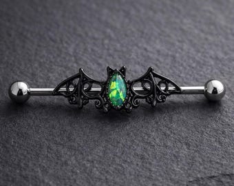 Schwarze Fledermaus Industrial Barbell mit Grünem Opal, Gothic Industrial Piercing, Halloween Ohr Barbell 14G, Knorpel Scaffold Ohrring