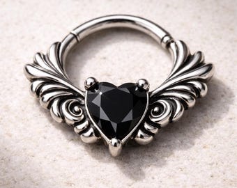 Schwarzes Herz Septum Clicker Ring Gothic Vintage verziert 16G | Dunkel Romantischer Nasenring | Knorpel Piercing Schmuck