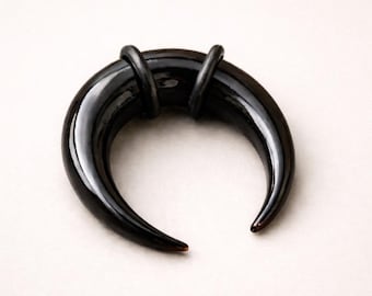 Ohrringe in Form von Büffelhorn-Zangen | Natürlicher Körperschmuck