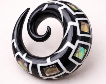 Organic Spiral Spirale aus echtem Büffelhorn mit Abalone & Bone Inlay – Dehnbarer Ohrschmuck