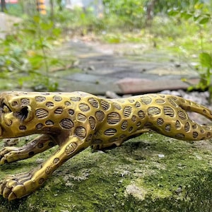 Lucky Sculpture Statue Animal Leopard Art Sculpture Set of 2 Cheetah Statue  Animal Decoration Resin Craft European Style Home Decoration Furnishings :  : Home
