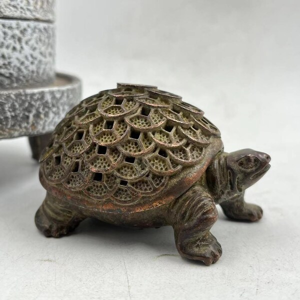 Fine copper brass turtle lifelike incense censer handicraft, brass censer handicraft beast animal desktop art decoration