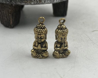 Erhalten Sie 2 Stück Tibetisch Antik Kupfer Messing Mini Tibetisch-buddhistischen Buddha-Statue Anhänger, Meditation Buddha Statue Dekoration Bodhisattva Statue