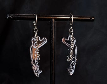 Pendientes de huesos de lobo, joyería espeluznante para Halloween. Tiburón